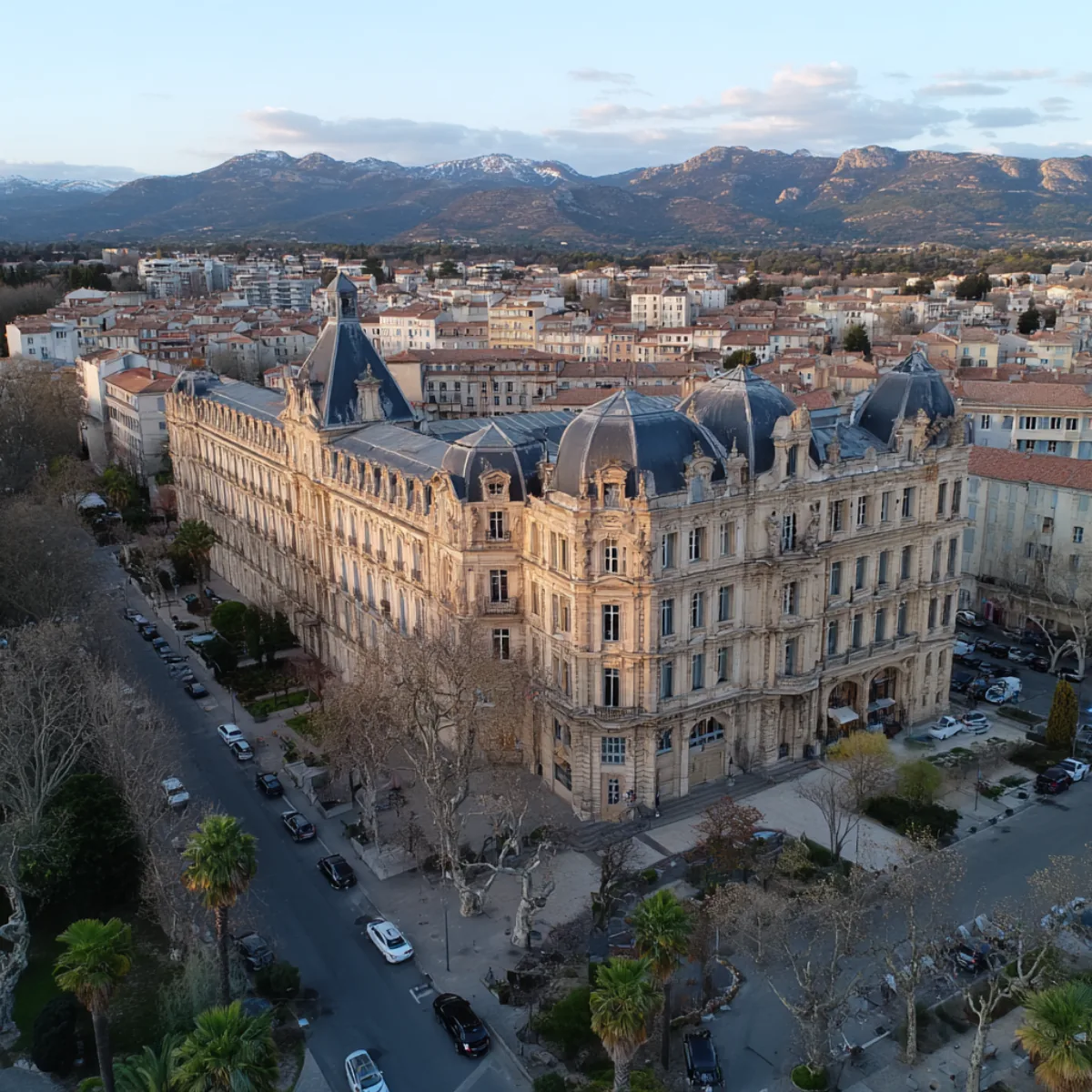 Drone professionnel à Aix-en-Provence : vidéo aérienne et inspection en Pays d'Aix